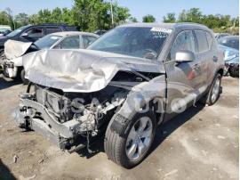 VOLVO XC40 T4 MO 2022