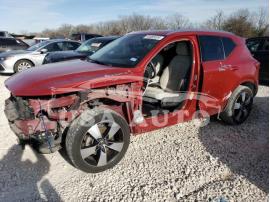 VOLVO XC40 T4 MO 2019