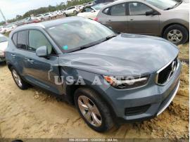 VOLVO XC40 MOMENTUM 2020