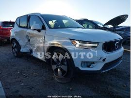 VOLVO XC40 T4 MOMENTUM 2020