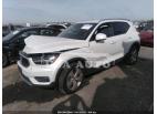 VOLVO XC40 MOMENTUM 2021