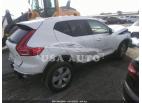 VOLVO XC40 MOMENTUM 2021