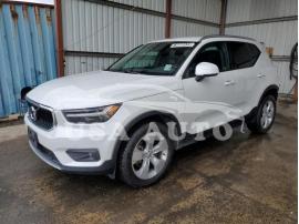 VOLVO XC40 T4 MO 2022
