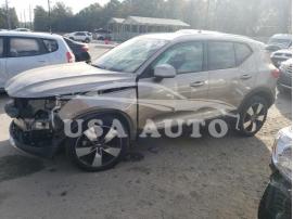 VOLVO XC40 T4 MO 2022