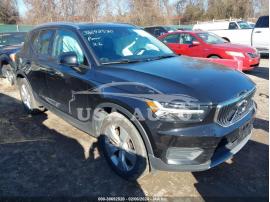VOLVO XC40 T4 MOMENTUM 2020