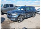 VOLVO XC40 MOMENTUM 2021