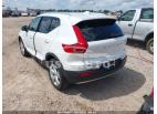 VOLVO XC40 MOMENTUM 2022