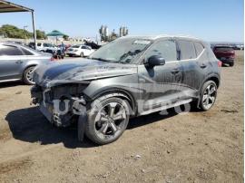 VOLVO XC40 T4 IN 2019