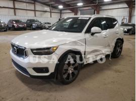 VOLVO XC40 T4 IN 2021