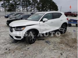 VOLVO XC40 T4 IN 2020
