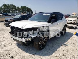 VOLVO XC40 T4 R- 2021