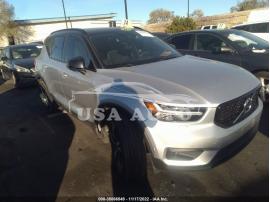 VOLVO XC40 R-DESIGN 2019