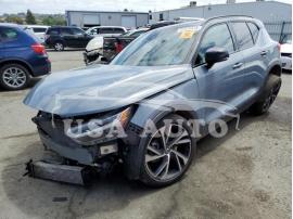 VOLVO XC40 T4 R- 2021