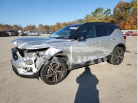 VOLVO XC40 T4 R- 2019