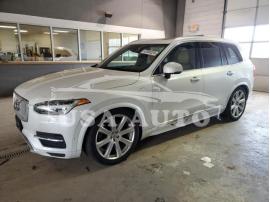 VOLVO XC90 T8 2016