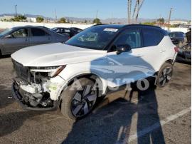 VOLVO XC40 RECHA 2023