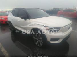 VOLVO XC40 2021