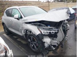 VOLVO XC40 B4 CORE 2023