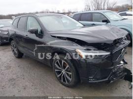 VOLVO XC60 B5 PLUS DARK THEME 2024