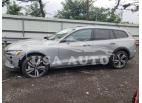 VOLVO V60 CROSS 2024