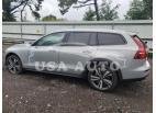 VOLVO V60 CROSS 2024