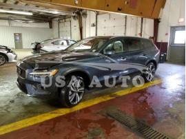 VOLVO V60 CROSS 2023